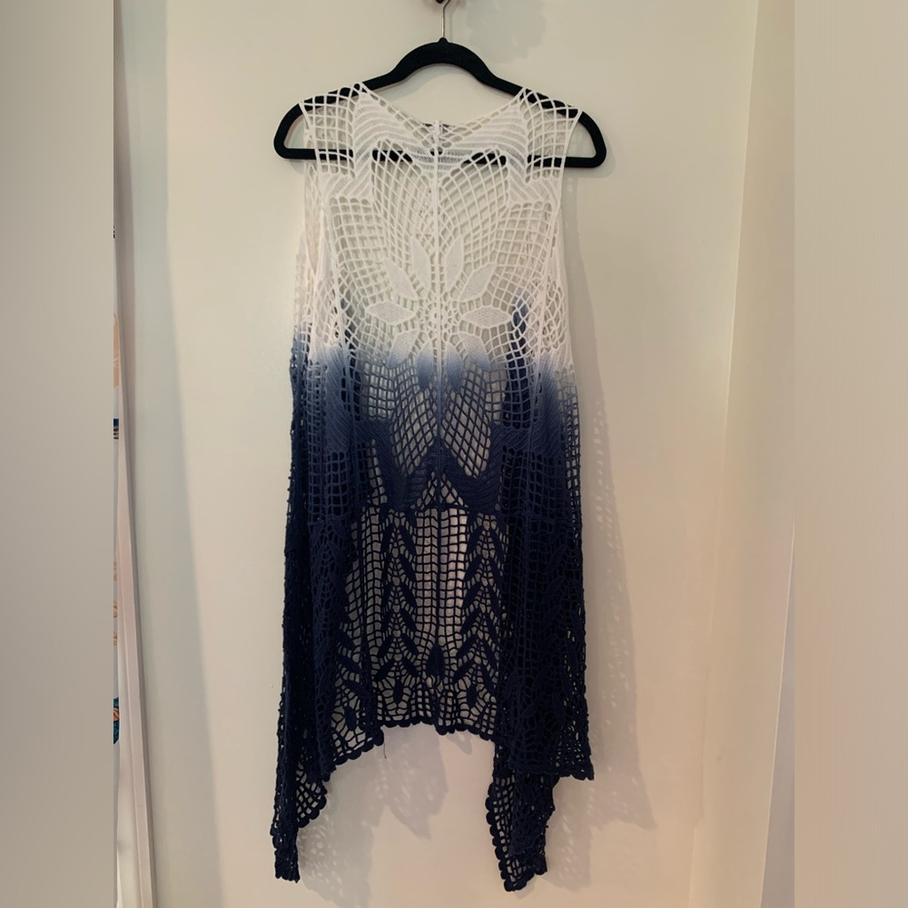 Blue ombré crochet vest. Size 22/24 - Picture 4 of 4